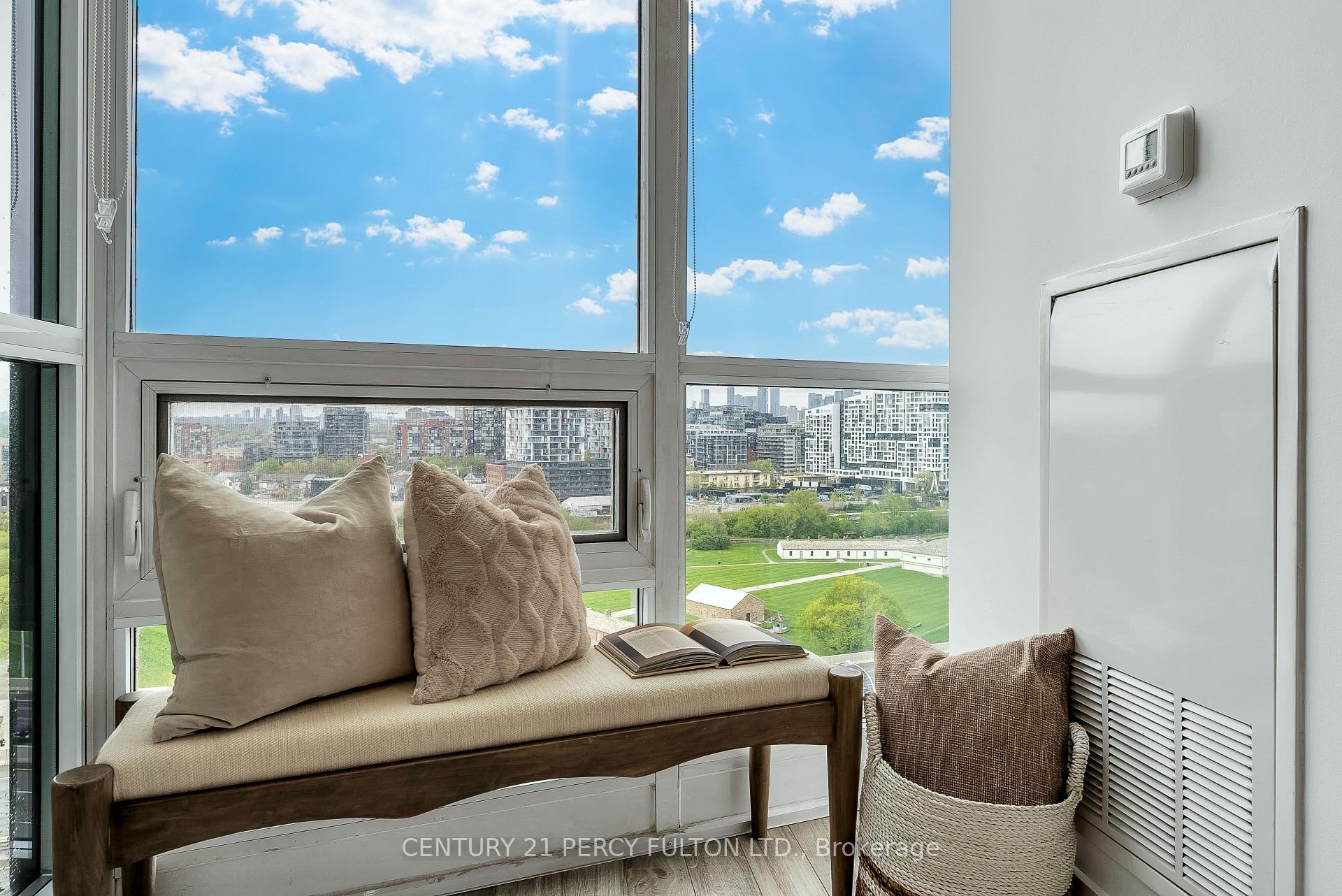 2 Bedrooms Condo at 209 Fort York, Toronto For sale