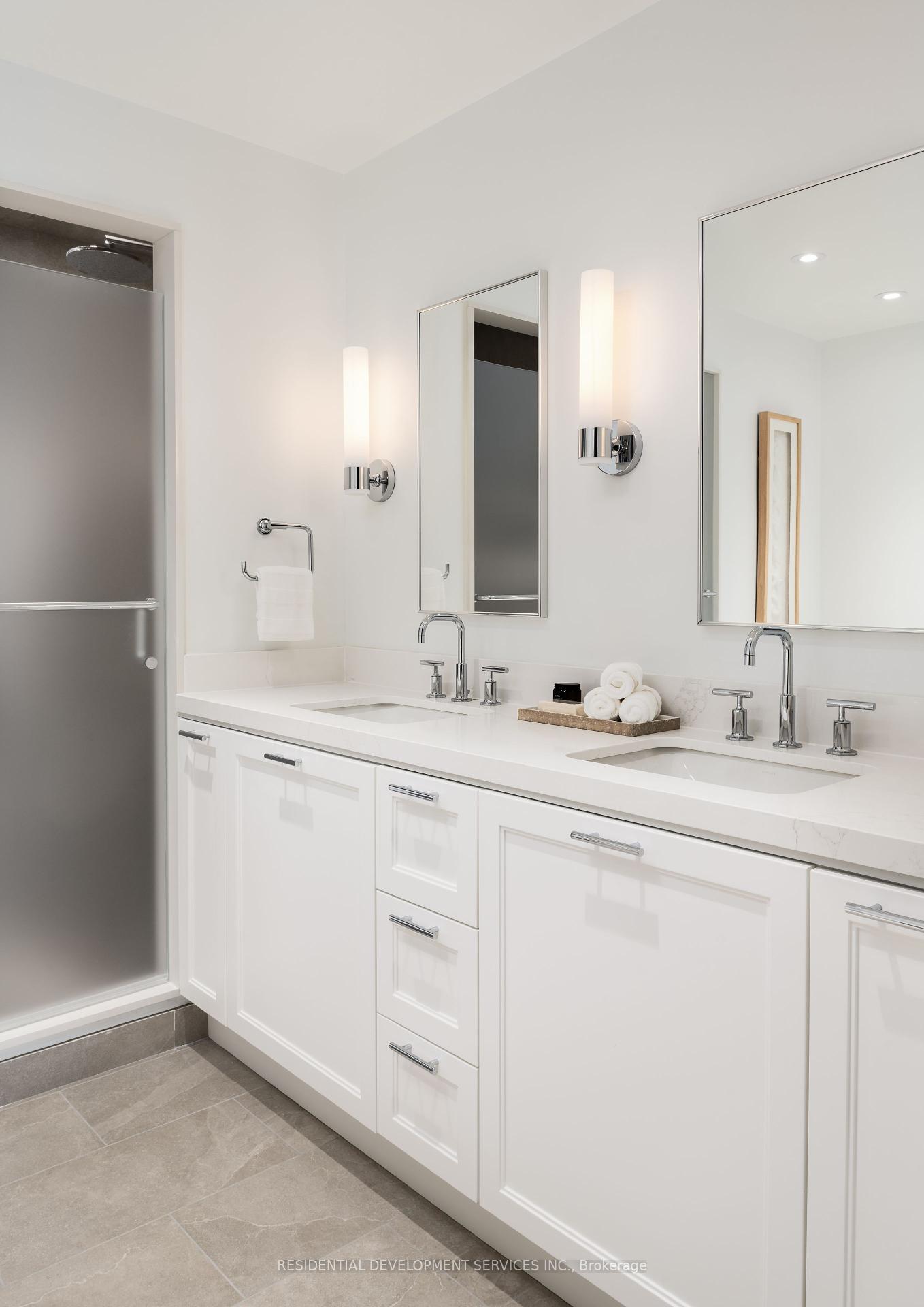 2 Bedrooms Condo at 1 Strathgowan,  Toronto For sale