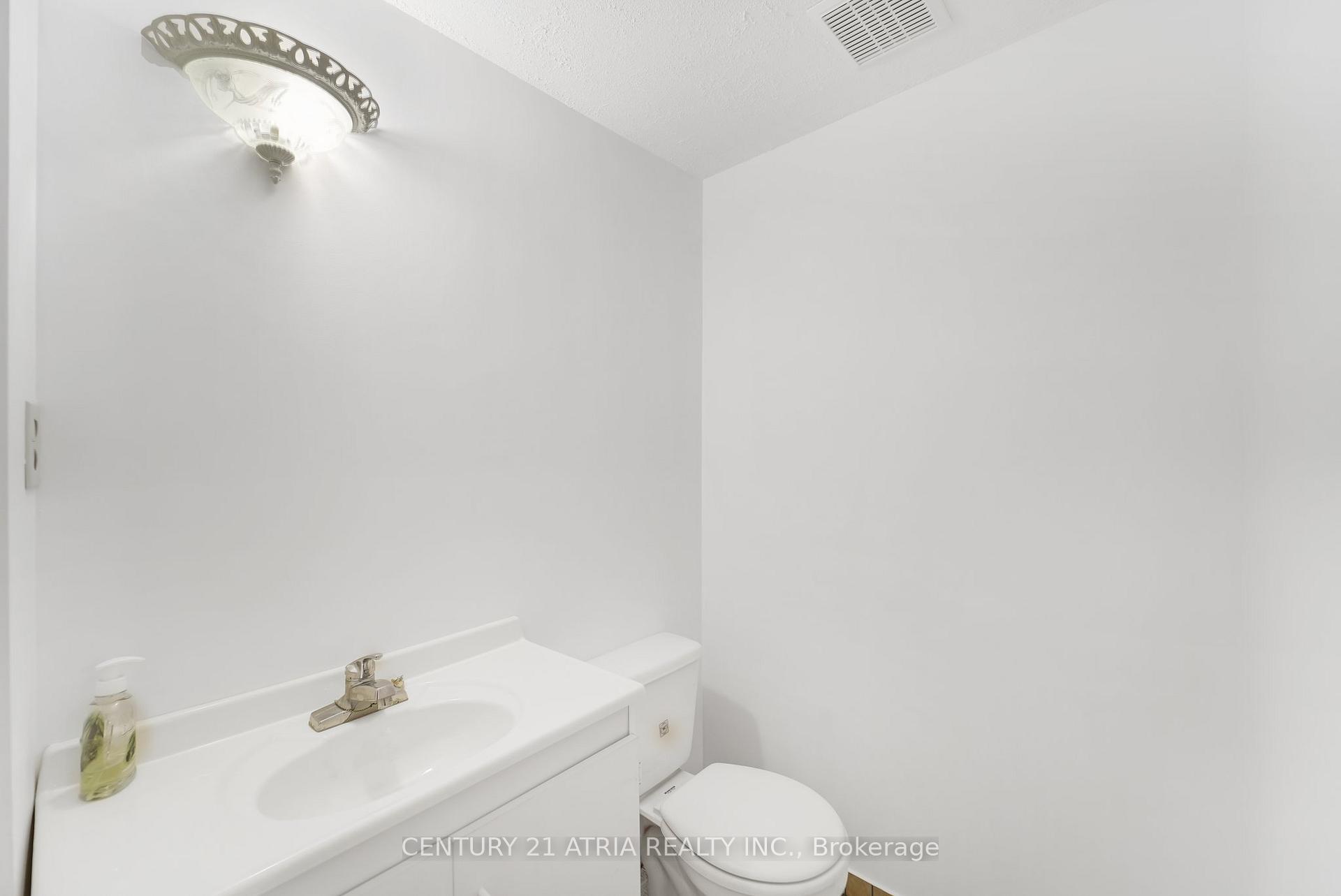 3 Bedrooms Condo at 1485 Torrington,  Mississauga For sale