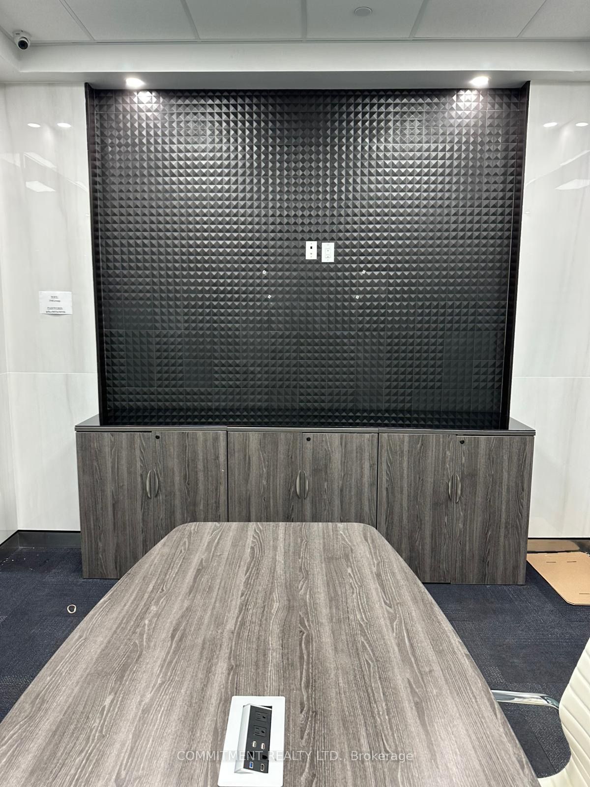 218 Export Boulevard, #108