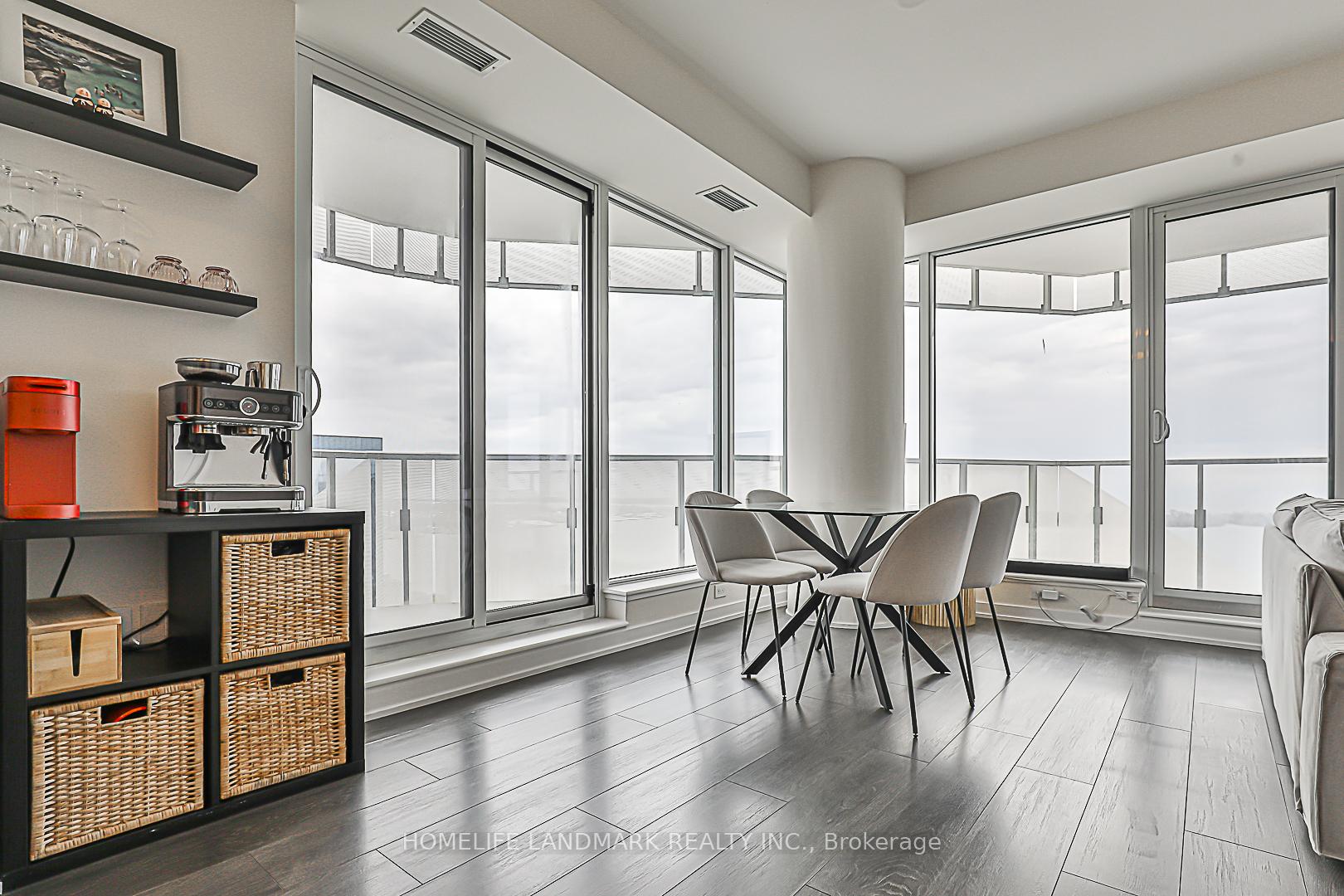 3 Bedrooms Condo at 28 Freeland, Toronto For sale