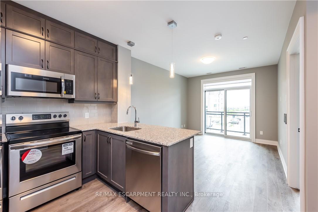 2 Bedrooms Condo at 50 KAITTING, Oakville For sale