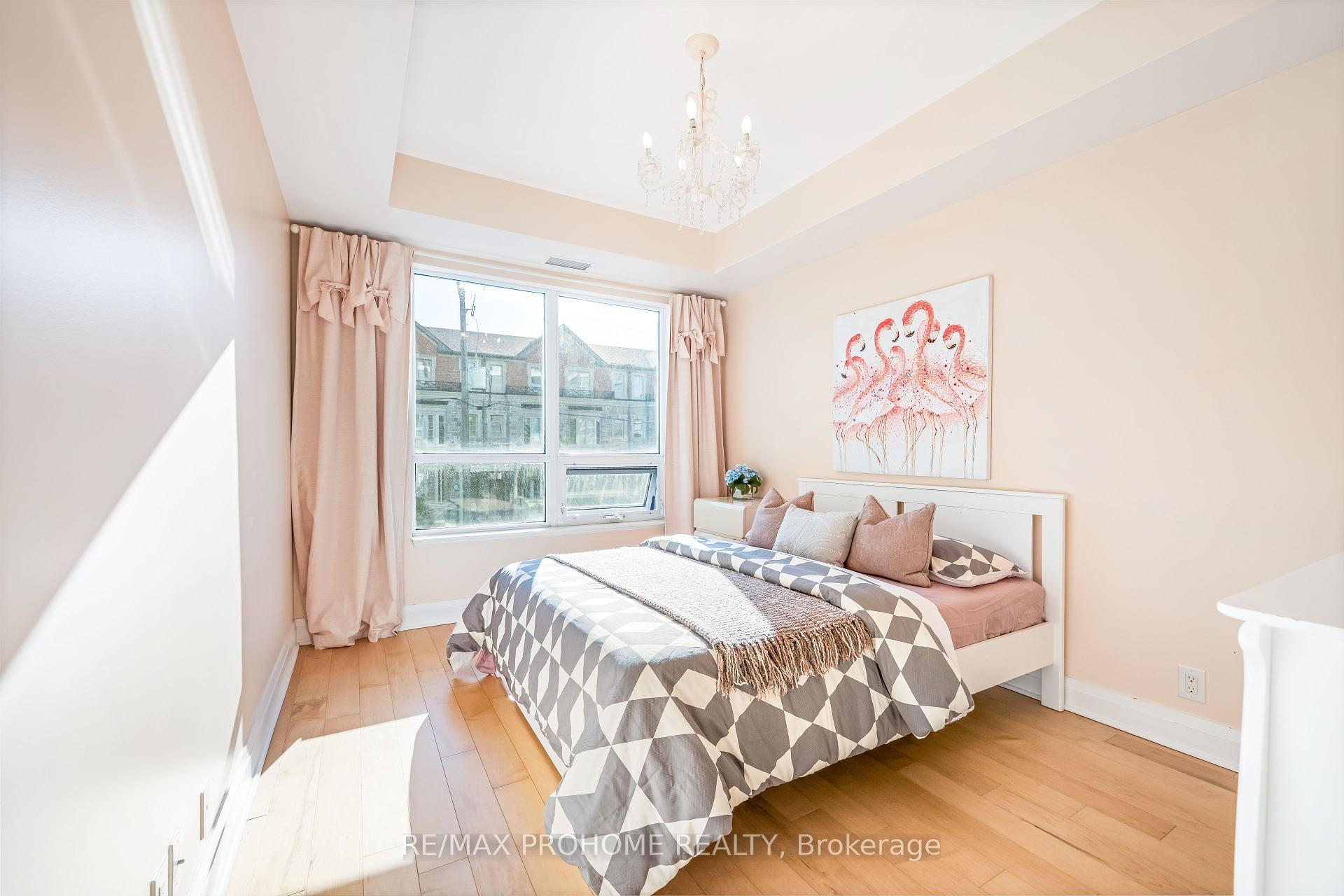 2 Bedrooms Condo at 21 Clairtrell, Toronto For sale