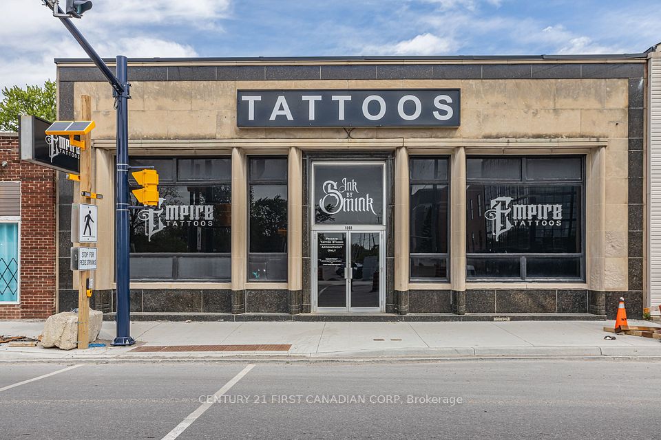 1068 Dundas