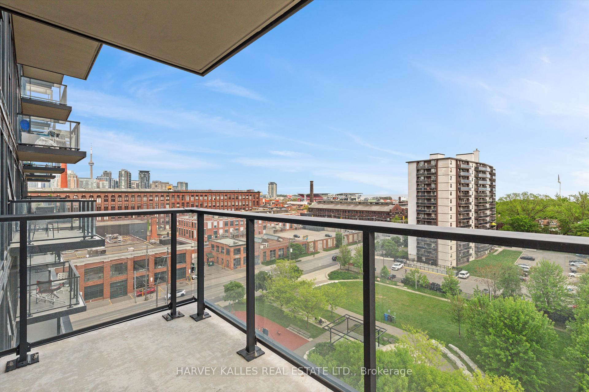 2 Bedrooms Condo at 270 Dufferin, Toronto For sale