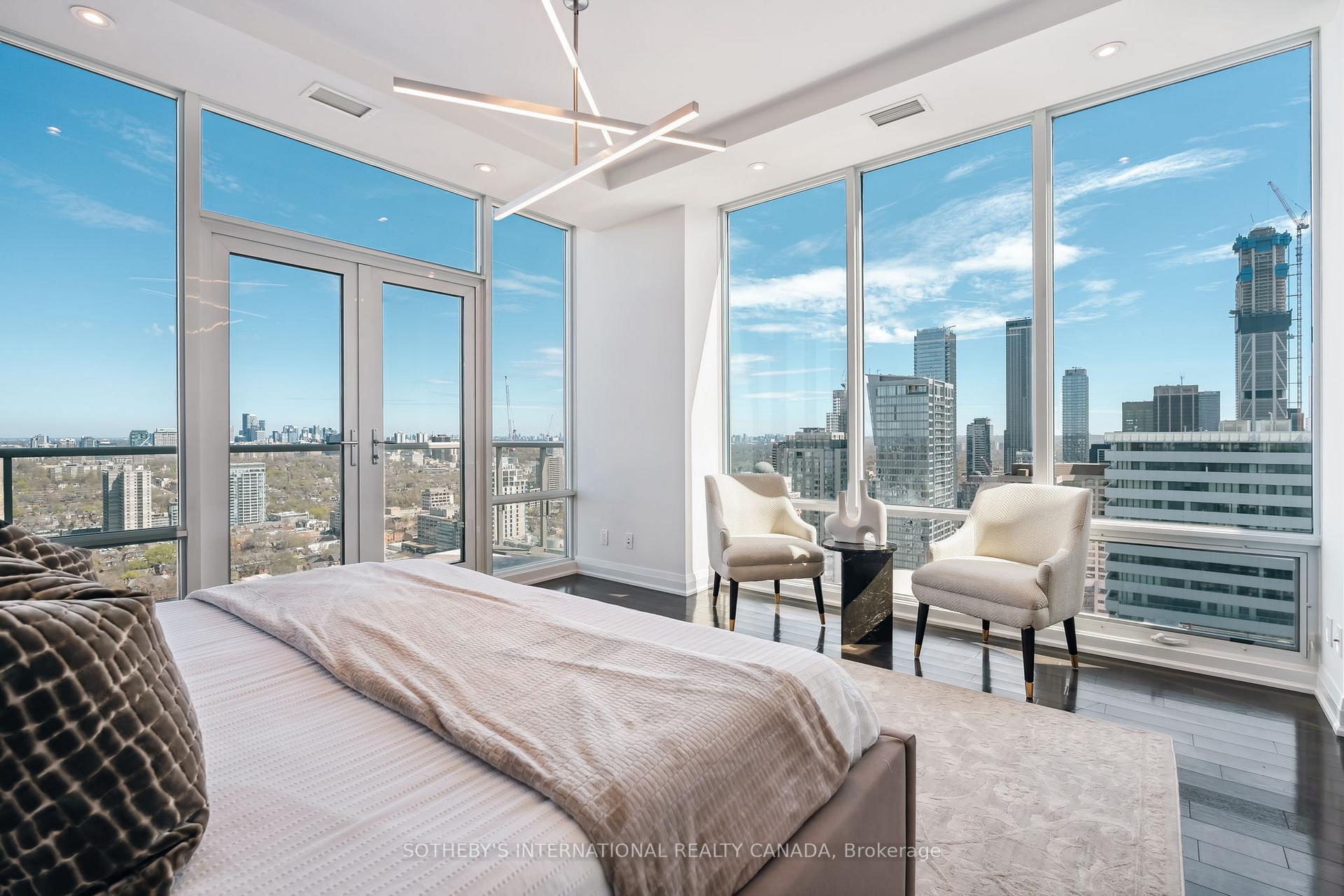 3 Bedrooms Condo at 1 Bedford, Toronto For sale