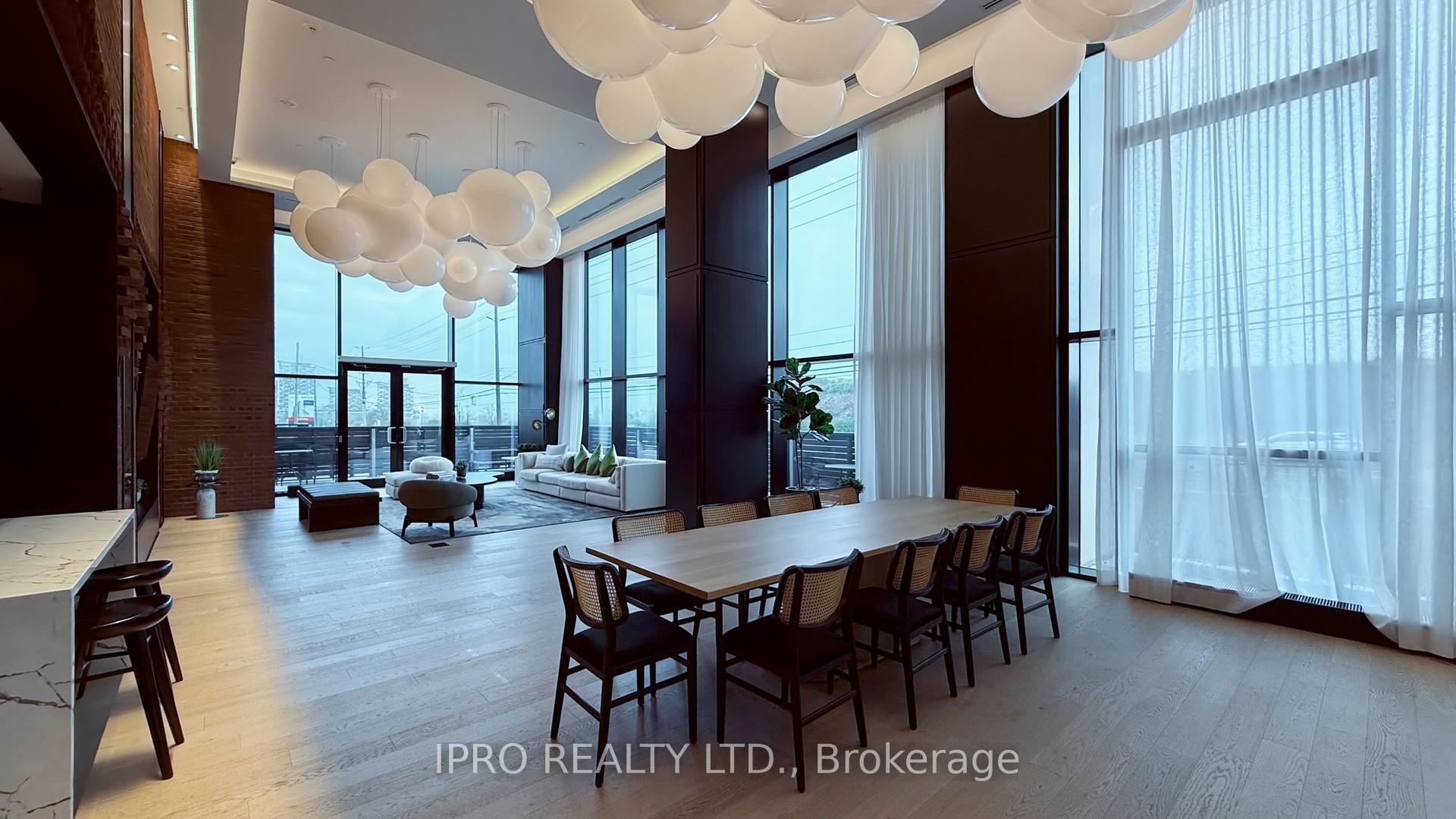 2 Bedrooms Condo at 3200 William Coltson, Oakville For sale