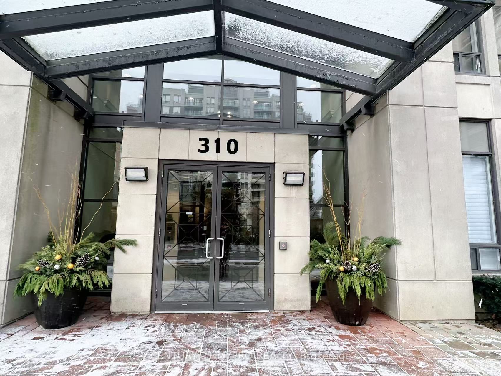 310 Red Maple Road, #315