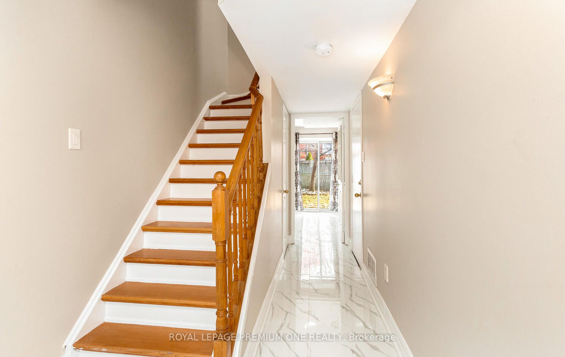 6860 MeadowvaleTownCentre Circle, #23