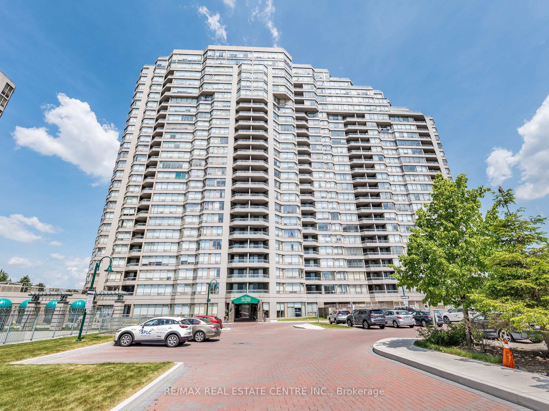 3 Bedrooms Condo at 168 BONIS, Toronto For sale