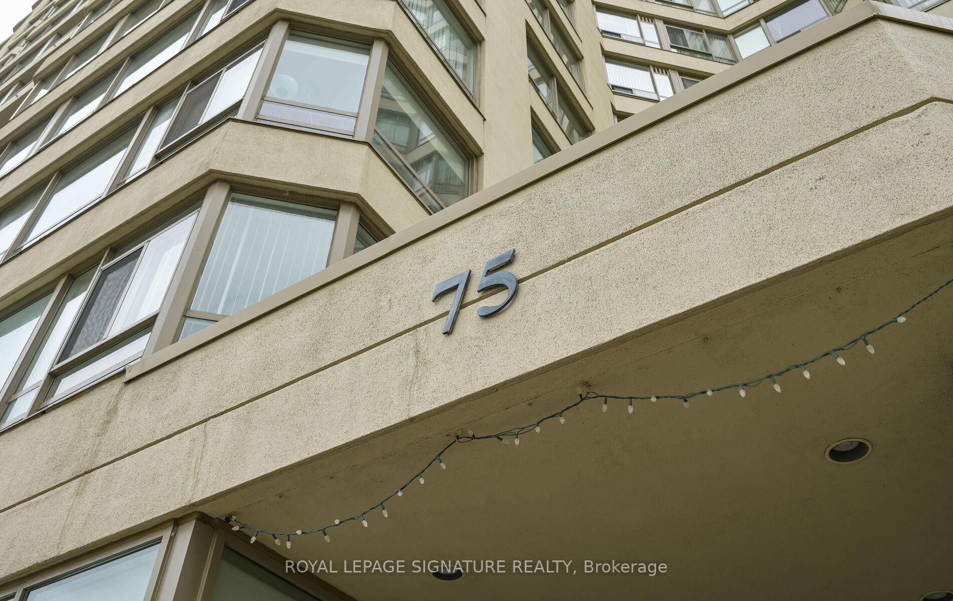 2 Bedrooms Condo at 75 King, Mississauga For sale