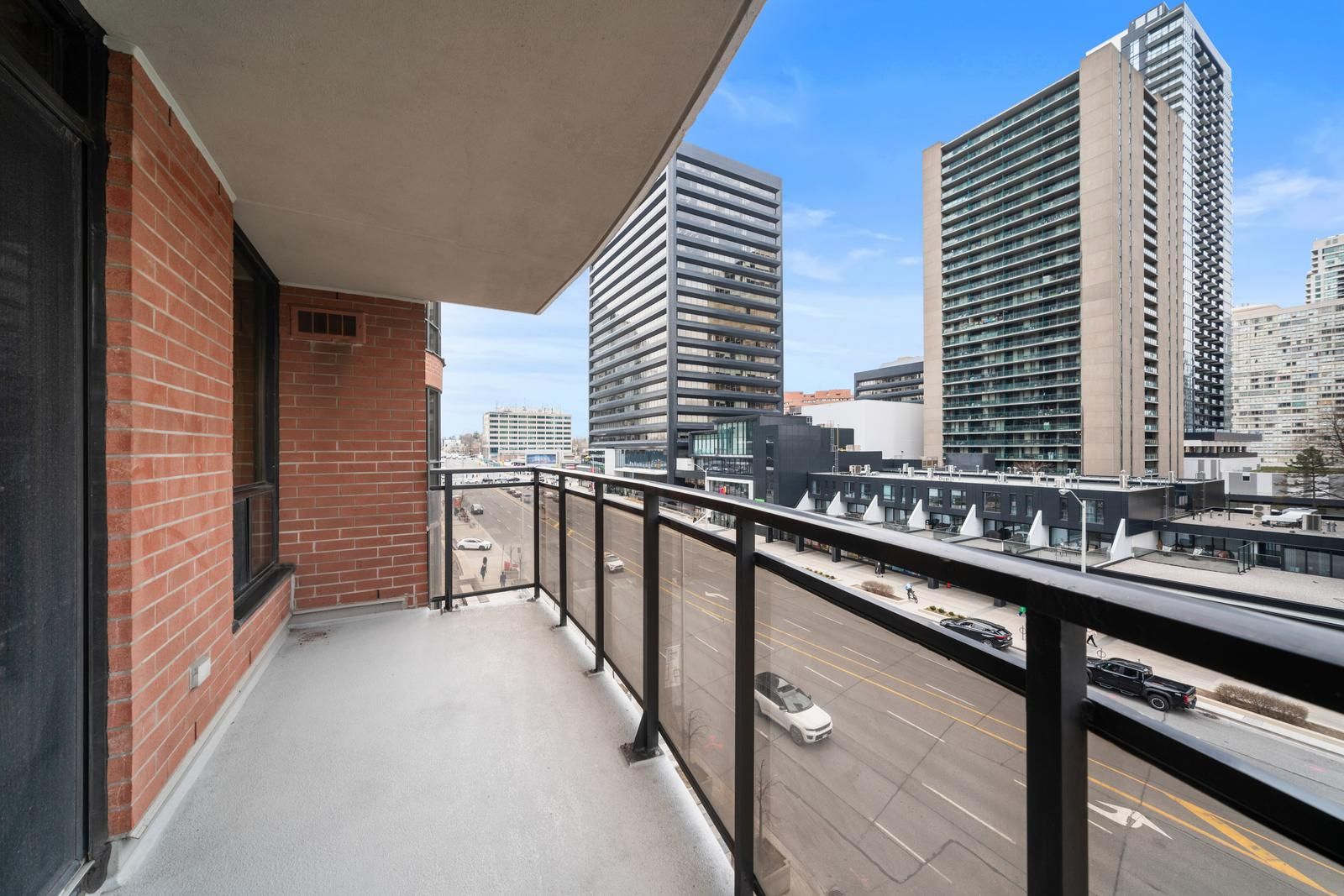 33 Sheppard Avenue E 510