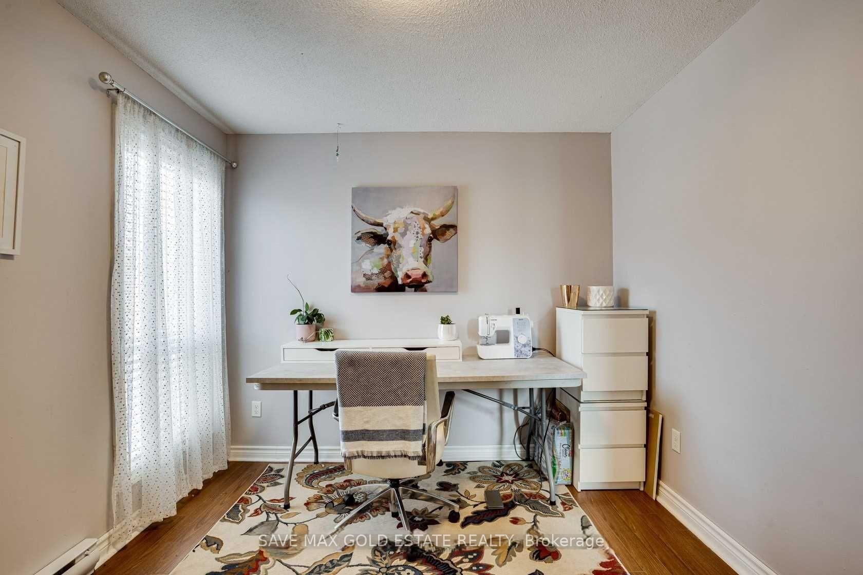 4 Bedrooms Condo at 1066 FALGARWOOD, Oakville For sale
