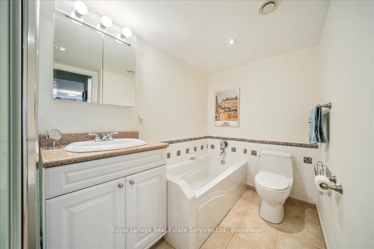 2 Bedrooms Condo at 2180 Marine, Oakville For sale