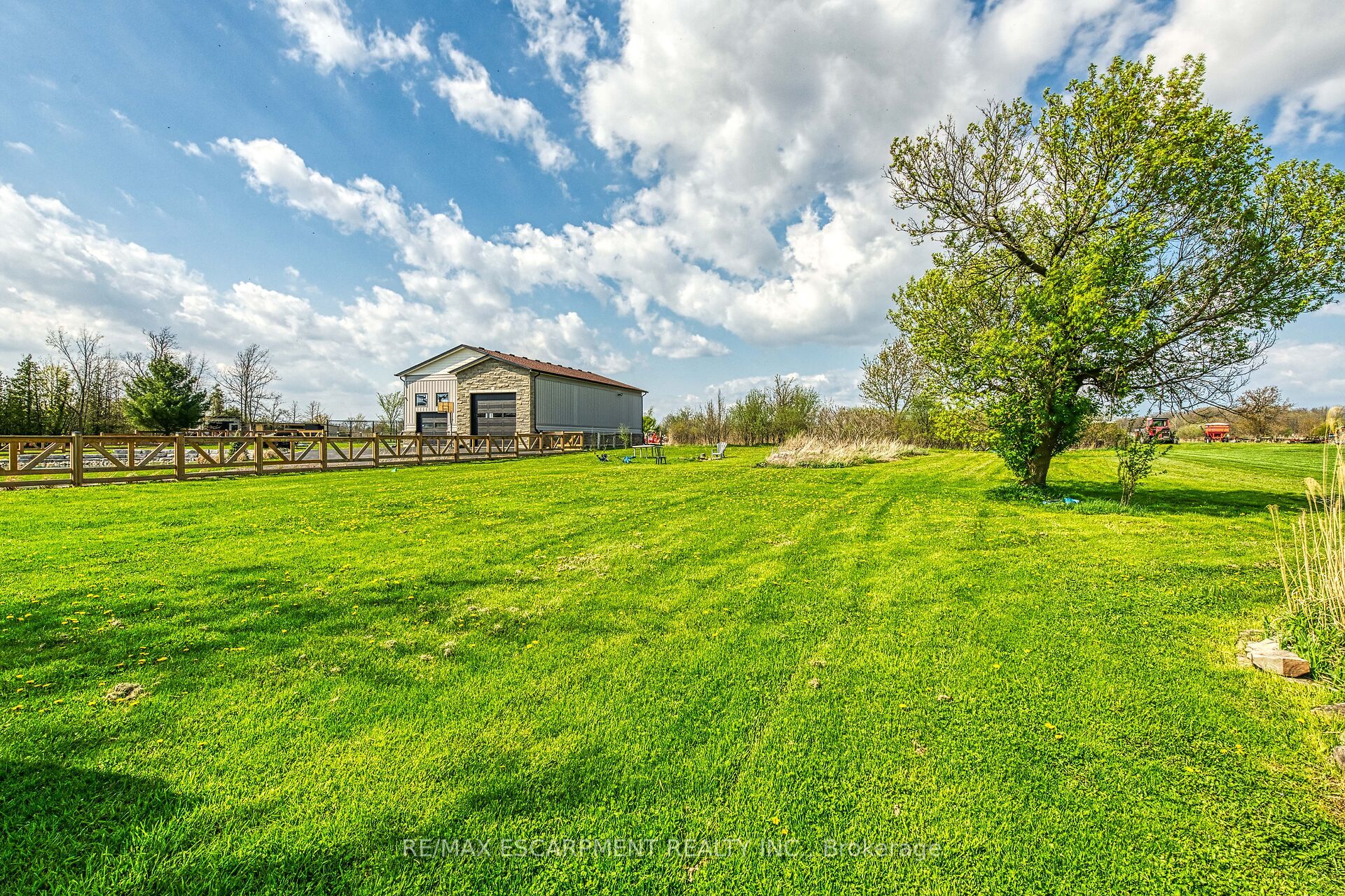 1214 Golf Club Road