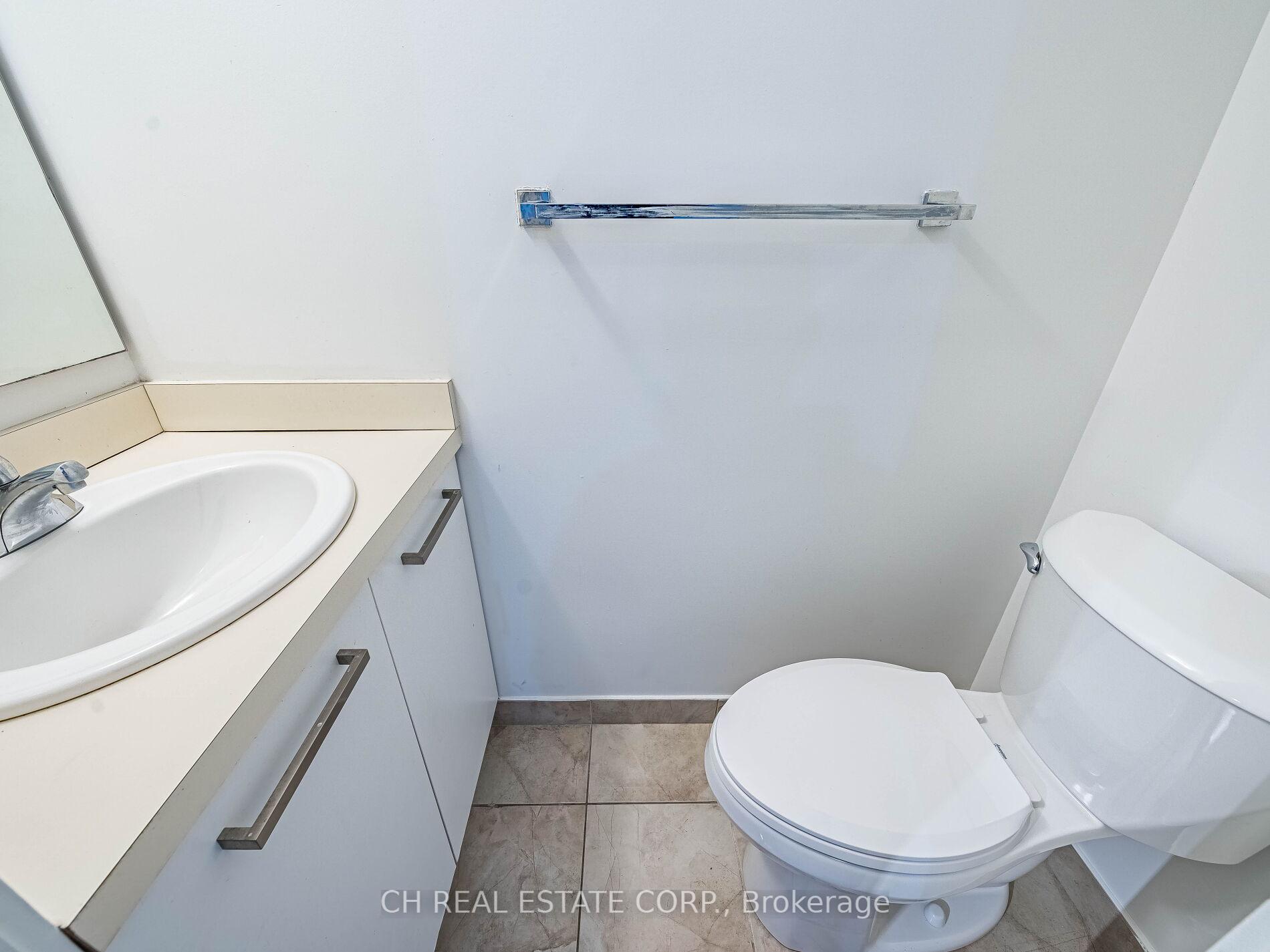 2 Bedrooms Condo at 12 York,  Toronto For sale