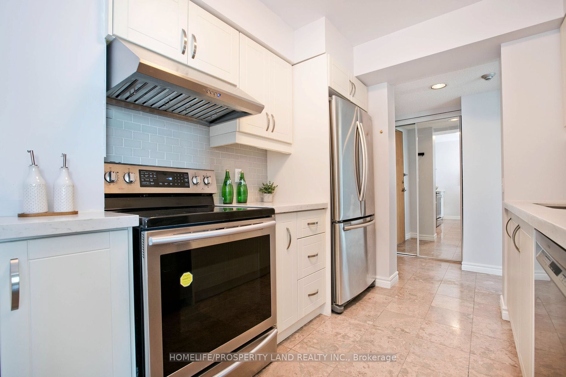 238 Doris Avenue, #2006