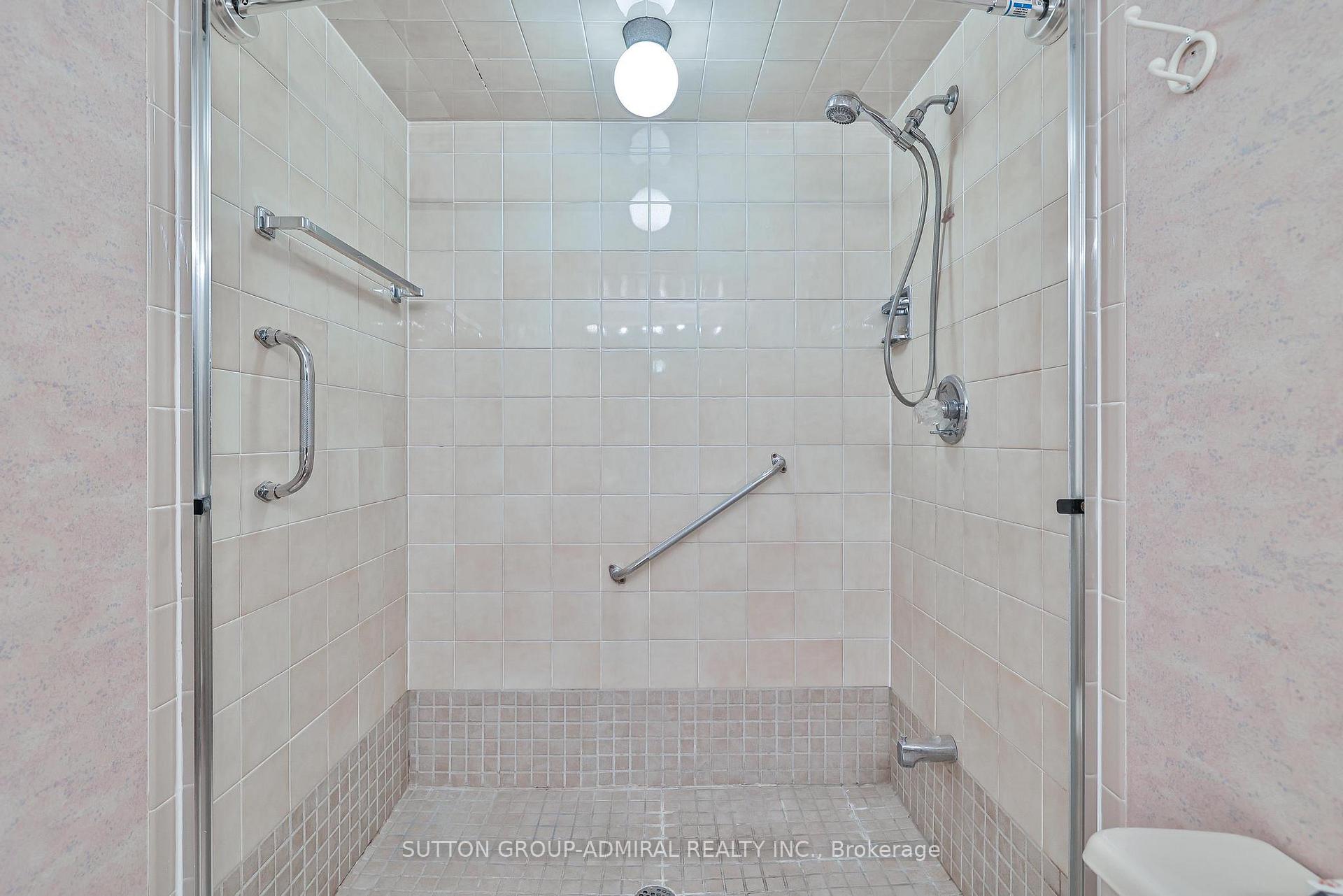 3 Bedrooms Condo at 131 Torresdale, Toronto For sale