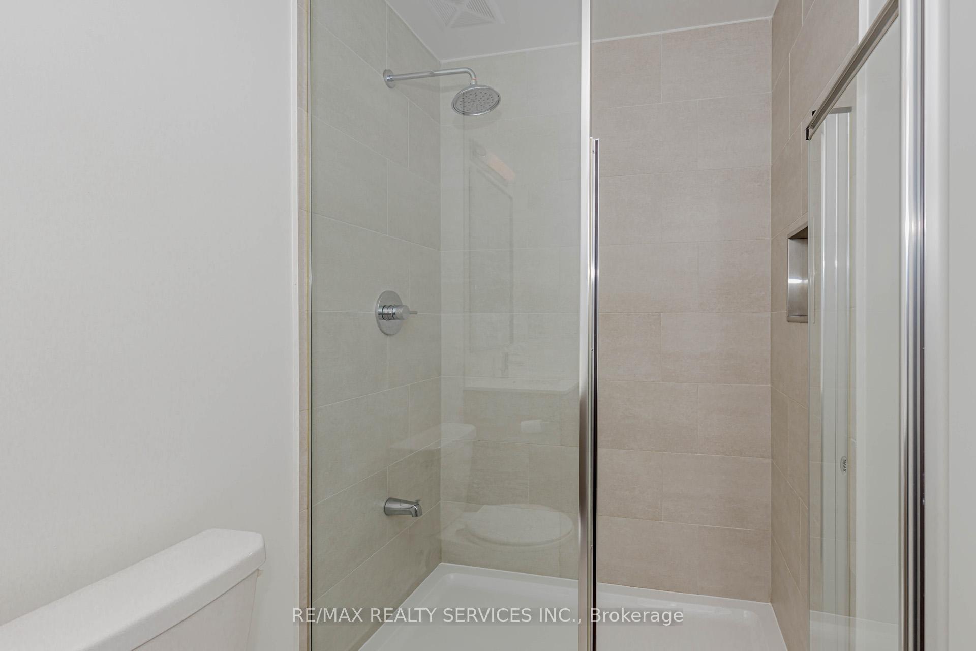 2 Bedrooms Condo at 2520 Eglington,  Mississauga For sale