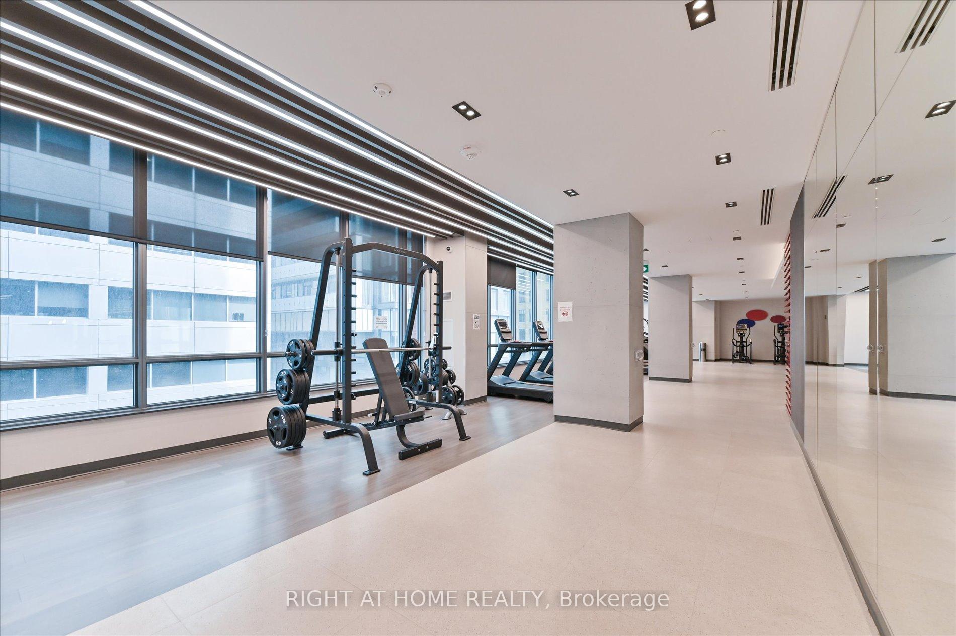 3 Bedrooms Condo at 108 Peter, Toronto For sale