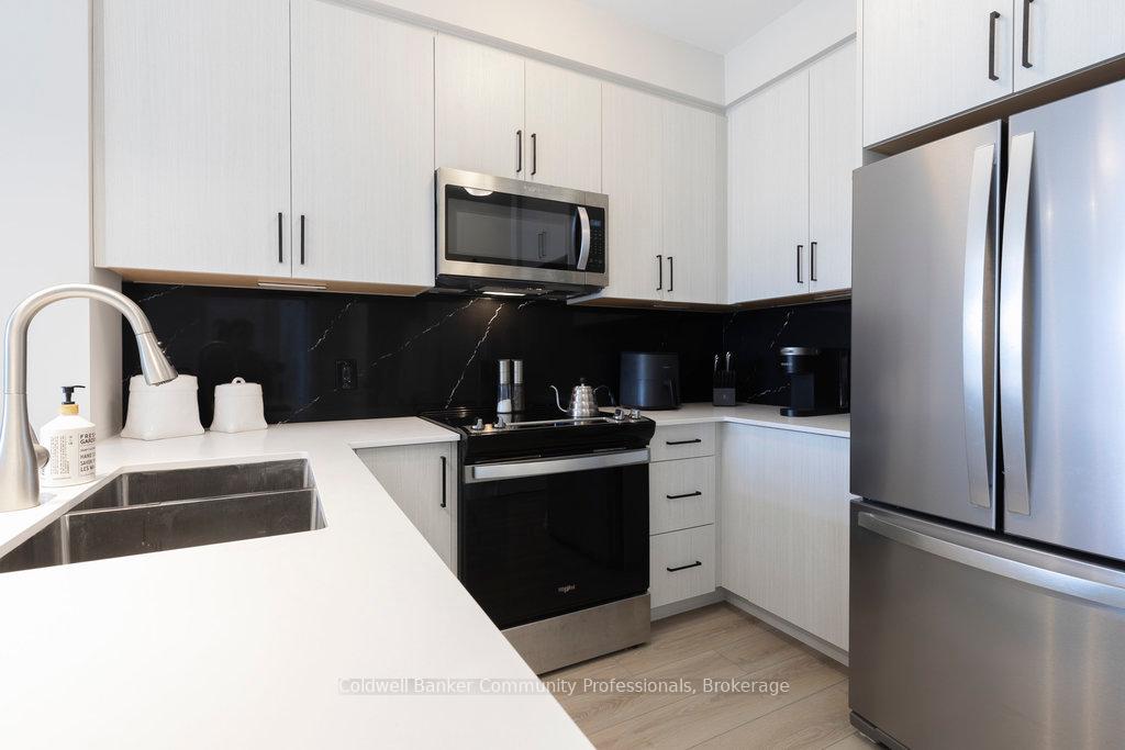 #208 – 120 Springvalley Crescent, Hamilton, ON L9C 0G2
