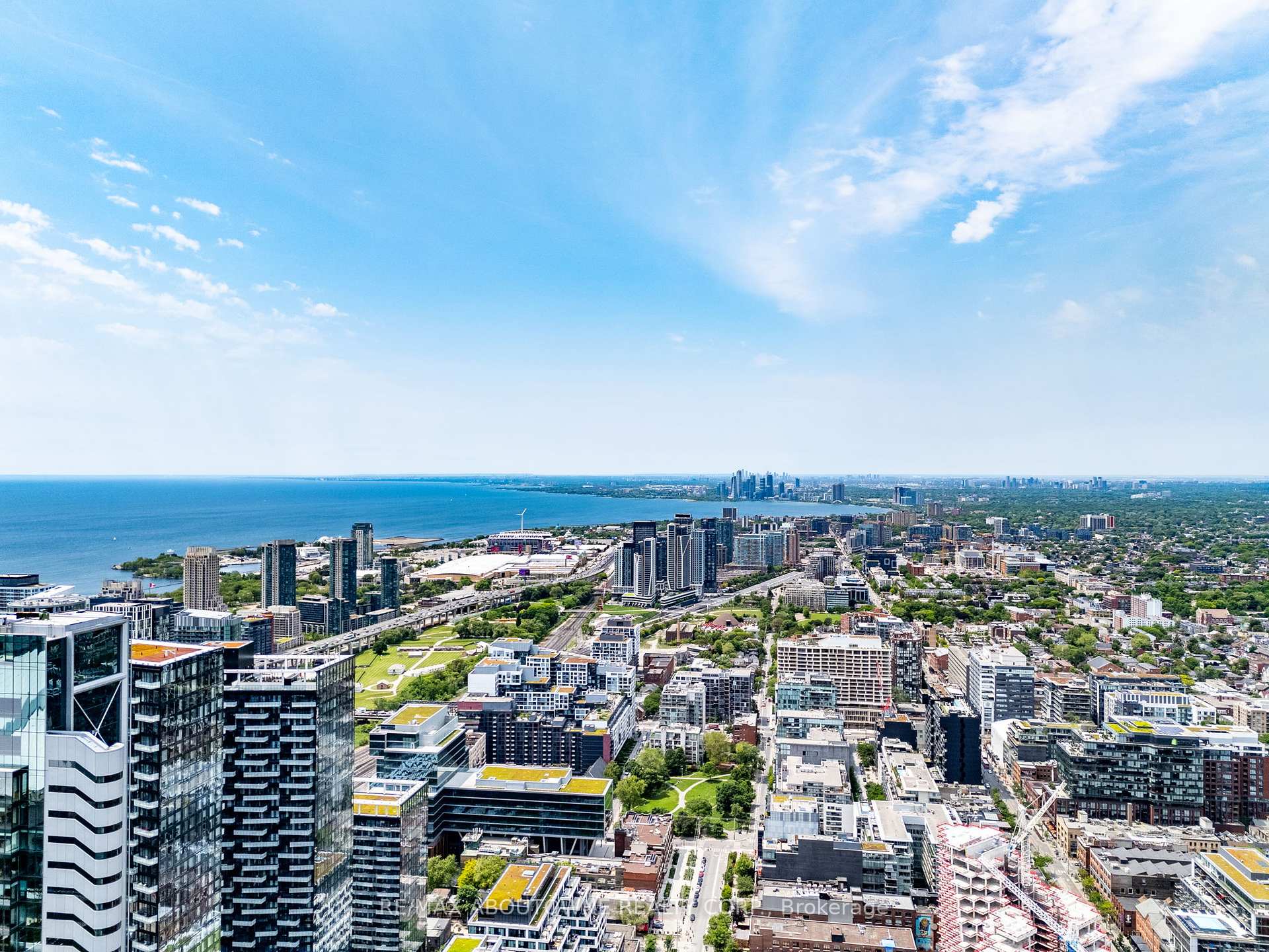 2 Bedrooms Condo at 115 Blue Jays, Toronto For sale