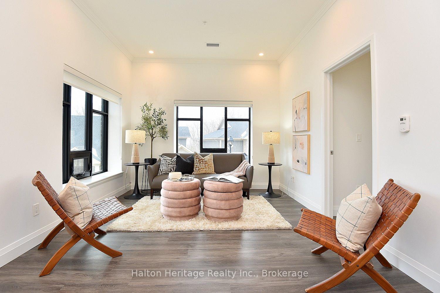 2 Bedrooms Condo at 30 Hamilton,  Hamilton For sale
