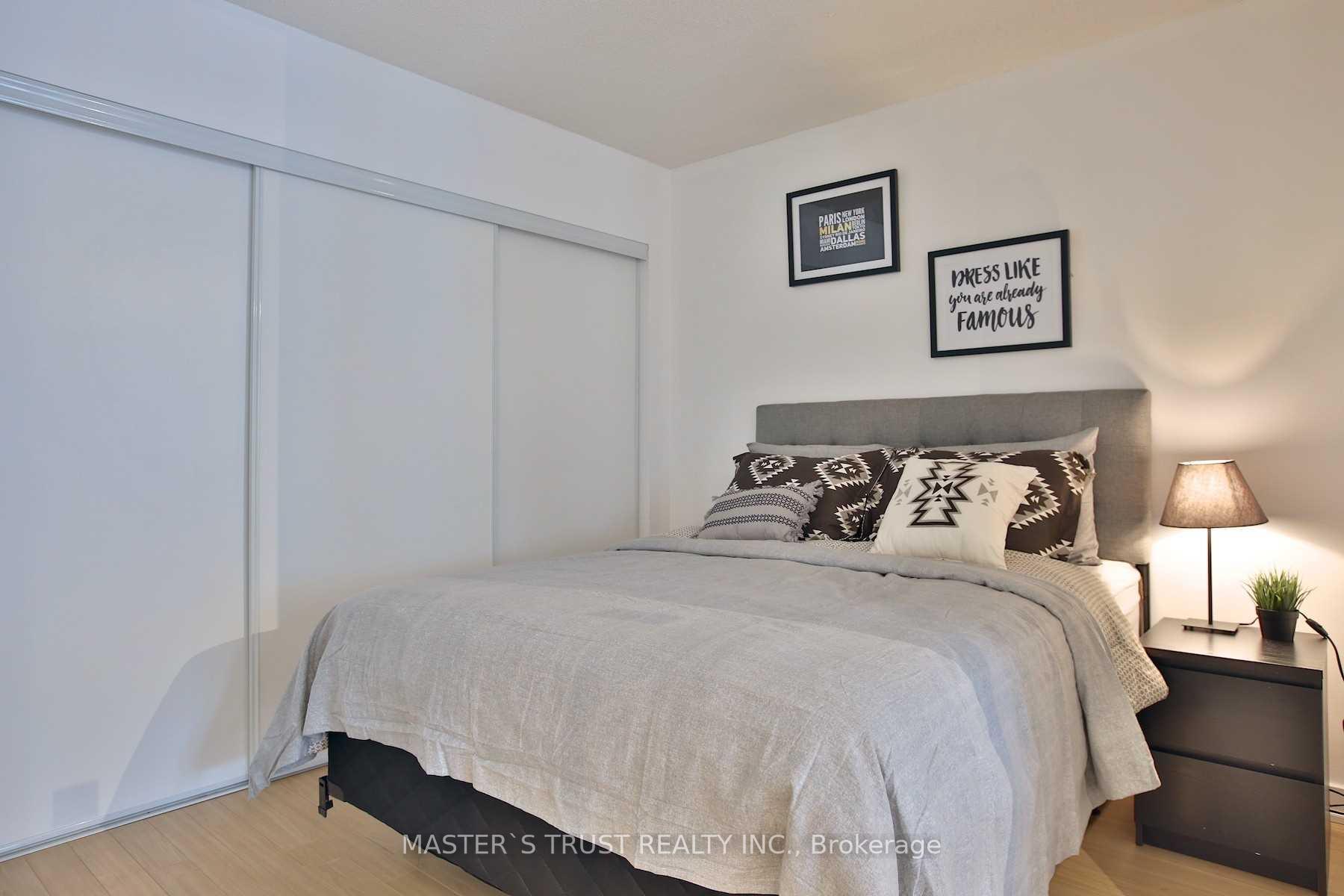 2 Bedrooms Condo at 21 Iceboat, Toronto For sale