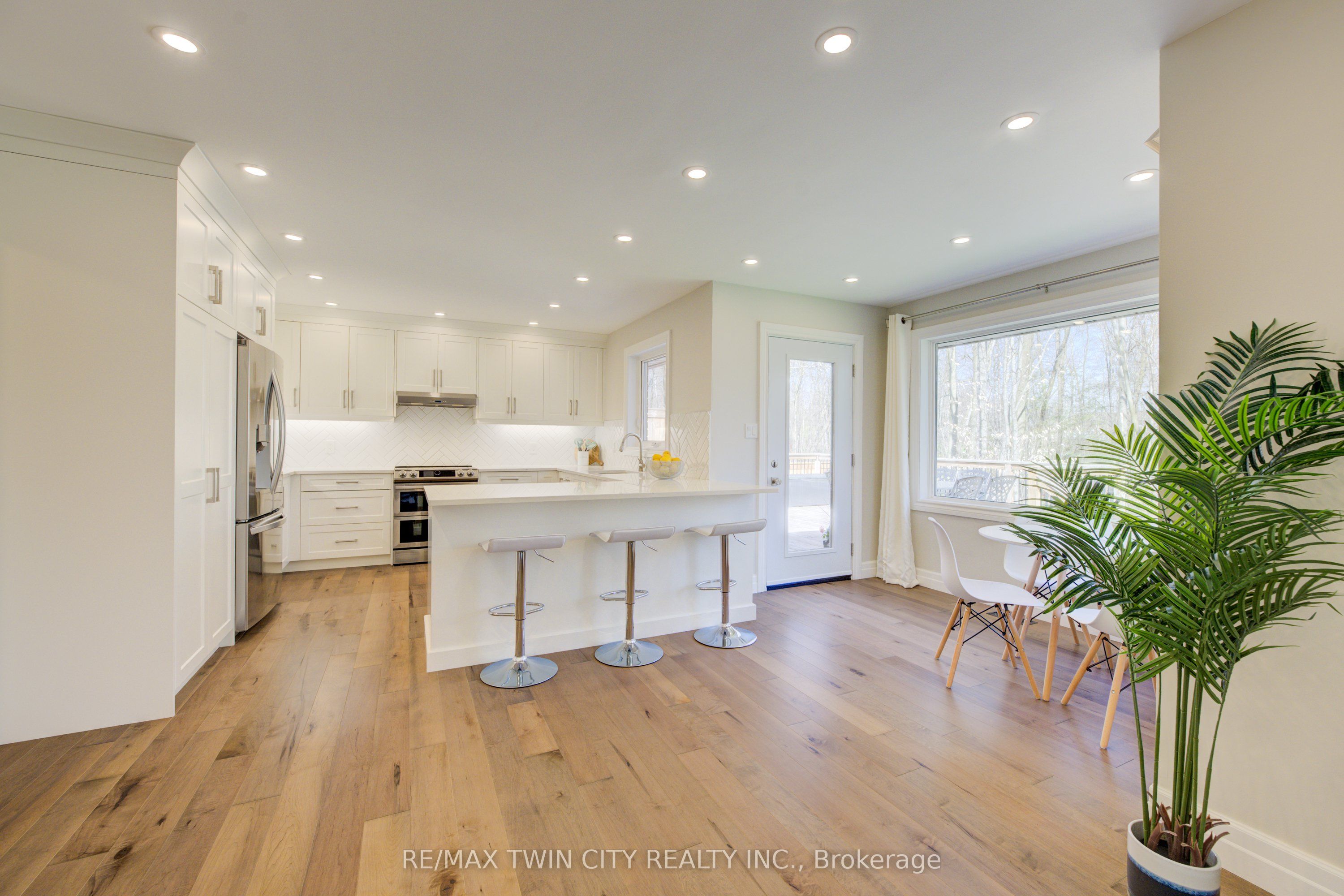 439 Northlake Drive