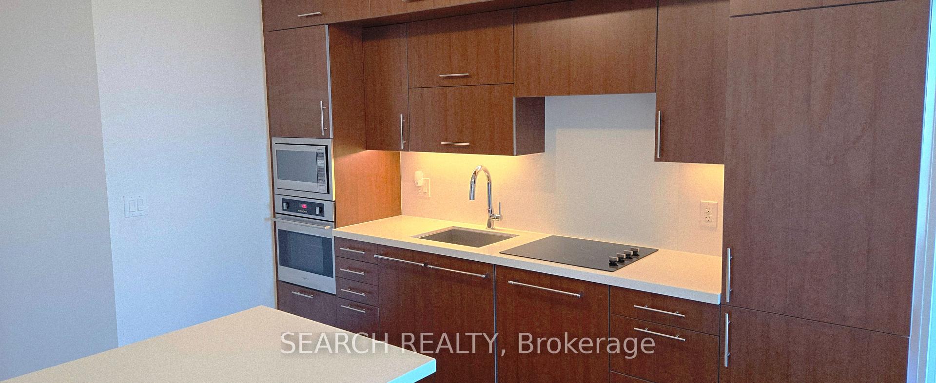 2 Bedrooms Condo at 5 Sheppard, Toronto For sale