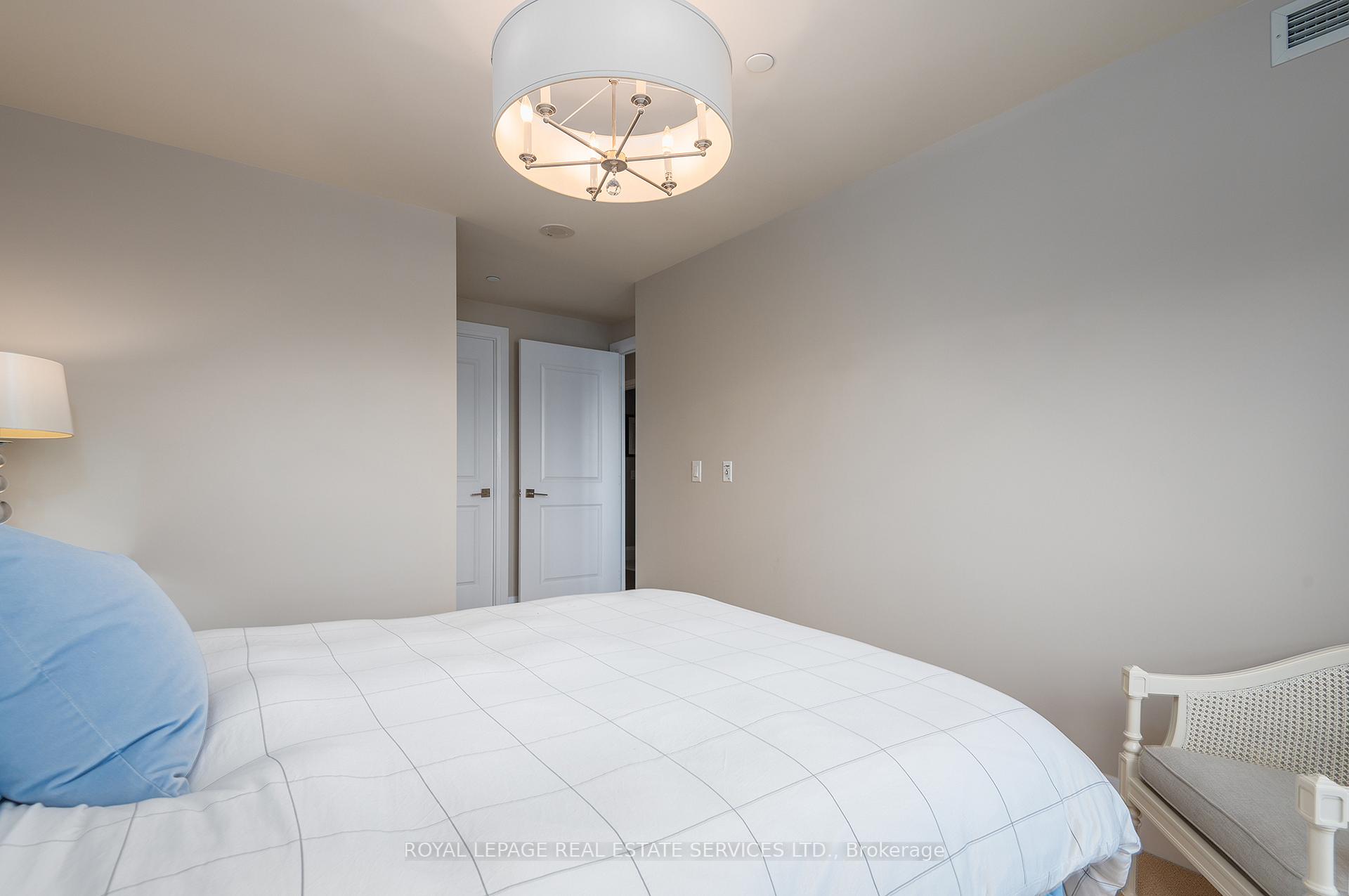 2 Bedrooms Condo at 1 Old Mill,  Toronto For sale