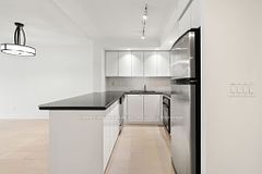 140 Simcoe Street 1412