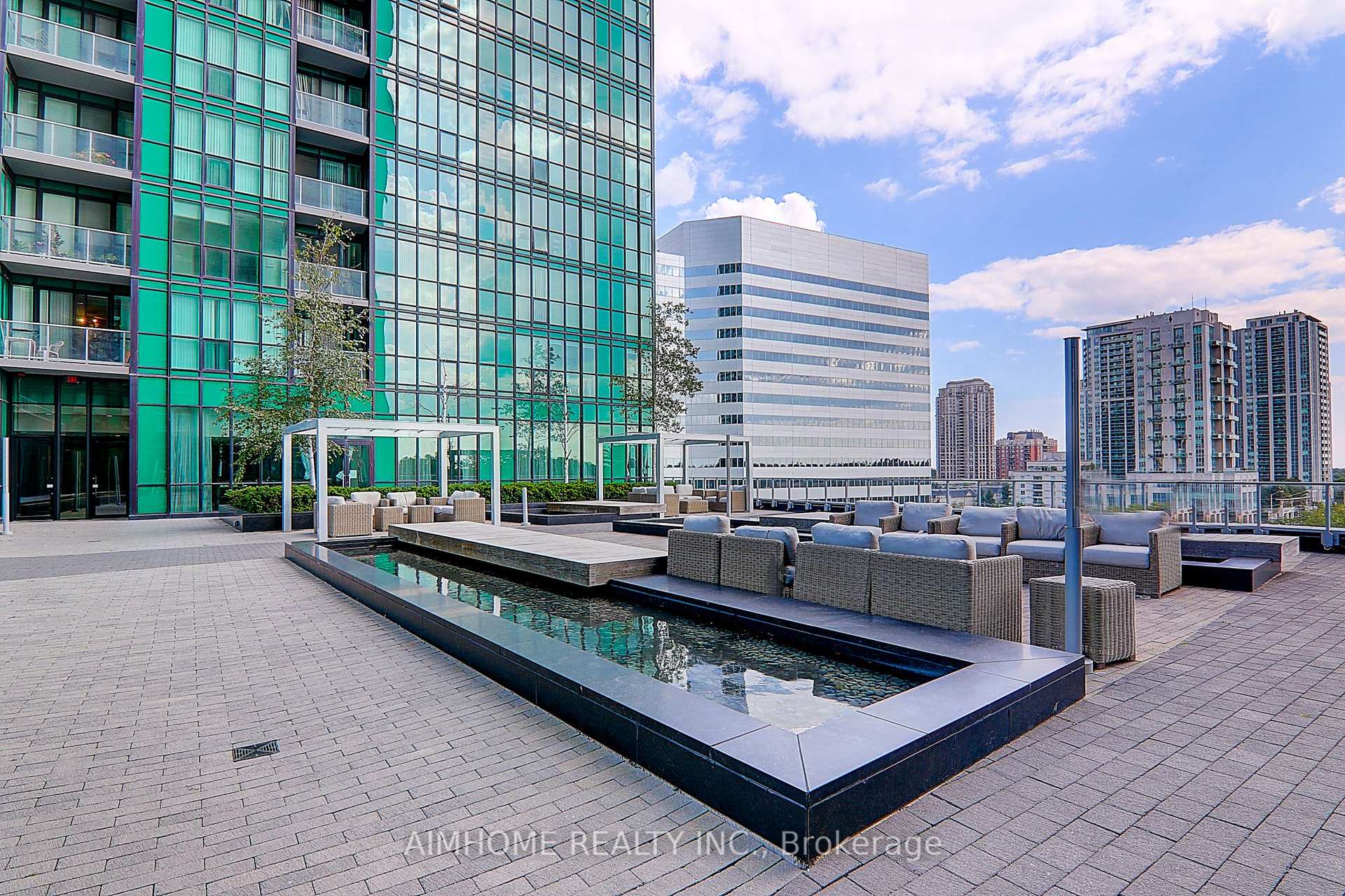 3 Bedrooms Condo at 11 Bogert, Toronto For sale