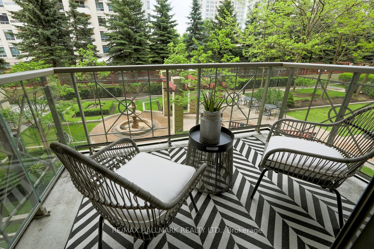 1 Bedroom Condo at 12 Rean, Toronto For sale