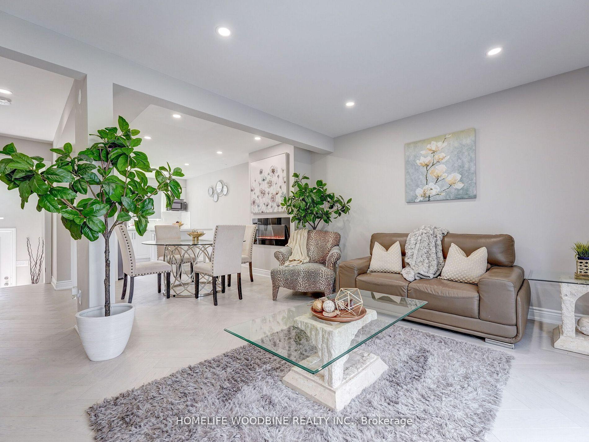 3 Bedrooms Condo at 121 Centennial,  Toronto For sale
