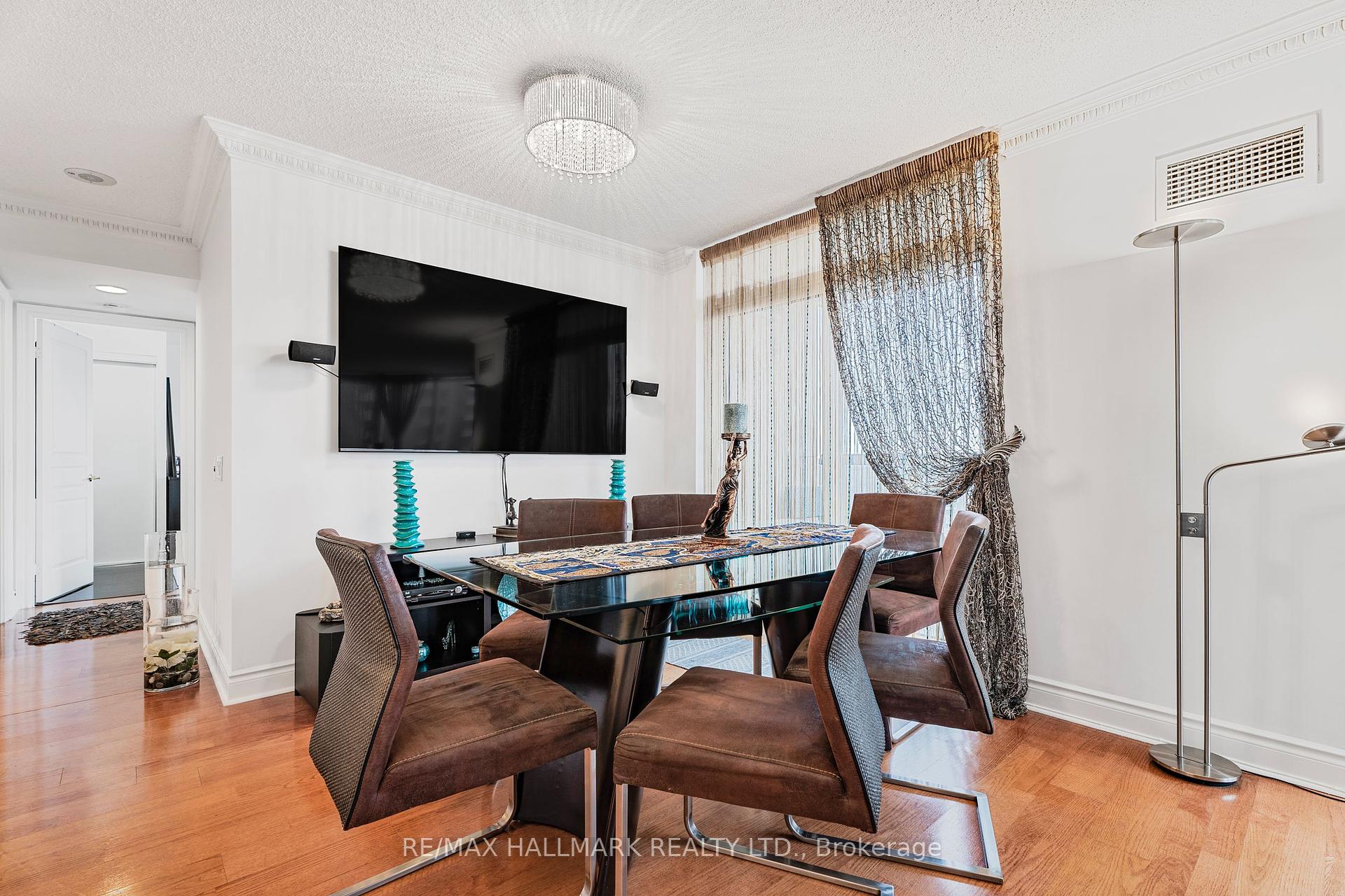 3 Bedrooms Condo at 5 Northtown, Toronto For sale