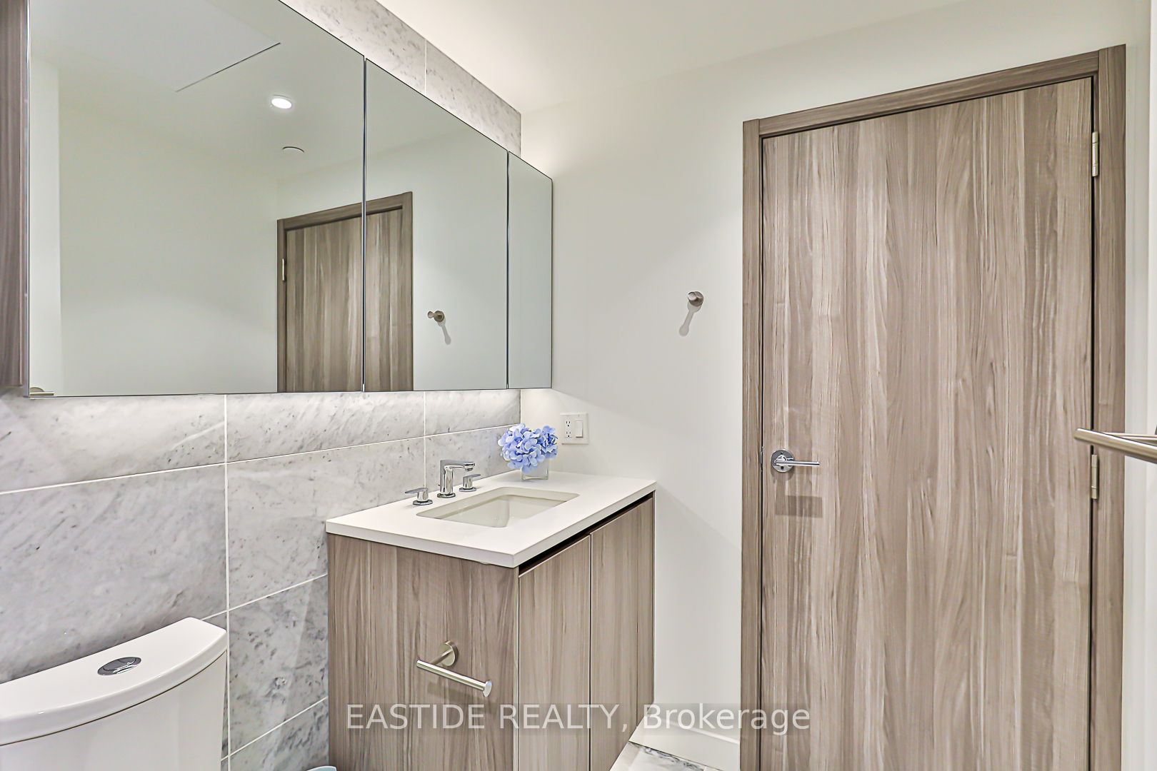 85 Mcmahon Drive, #1102
