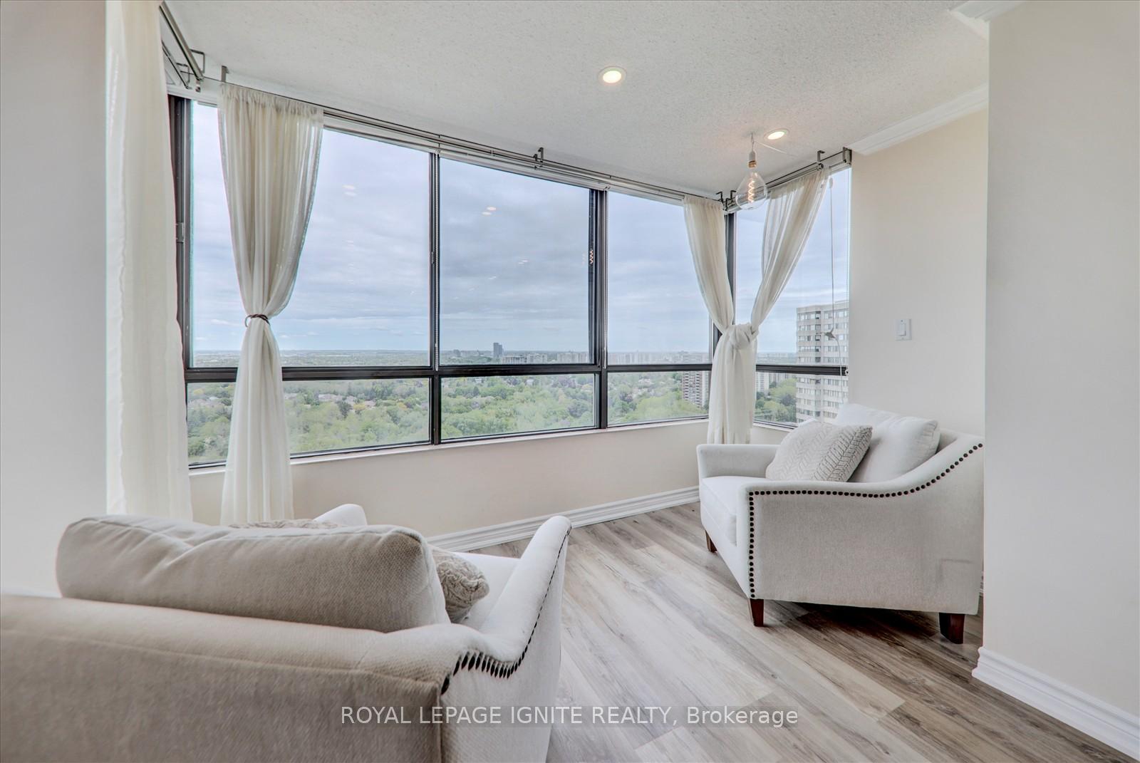 3 Bedrooms Condo at 131 Torresdale, Toronto For sale