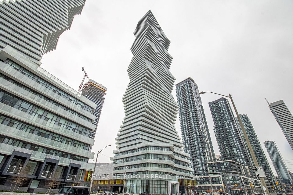 3900 Confederation