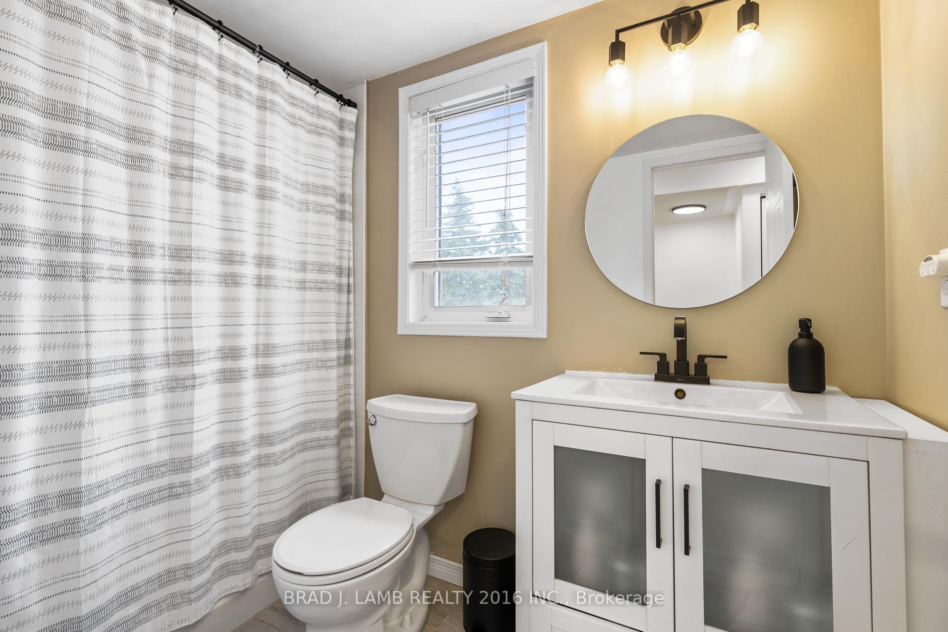3 Bedrooms Condo at 262 St. Helens, Toronto For sale