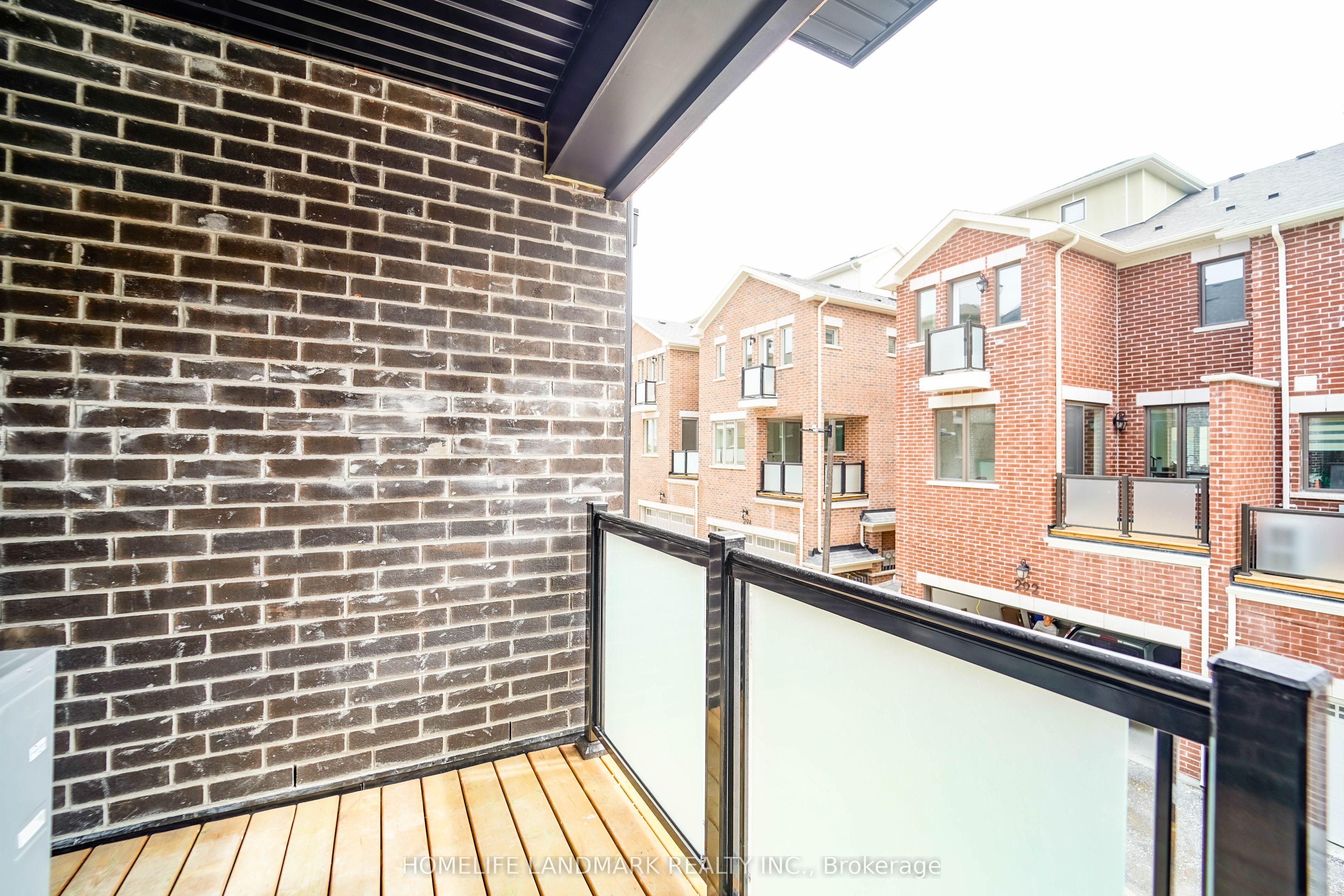 5 Wisla Avenue
