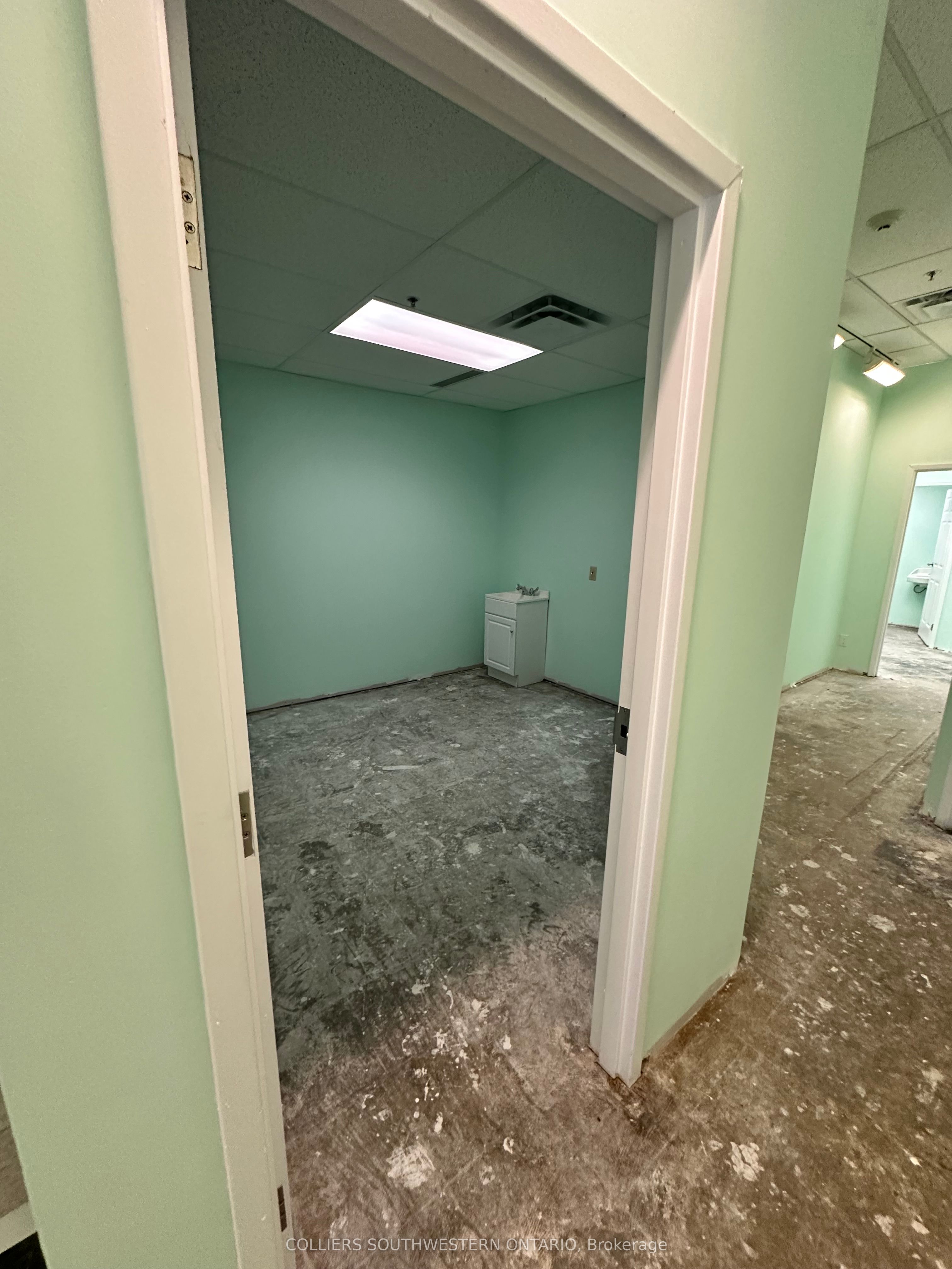 205 Oxford Street E, #C109
