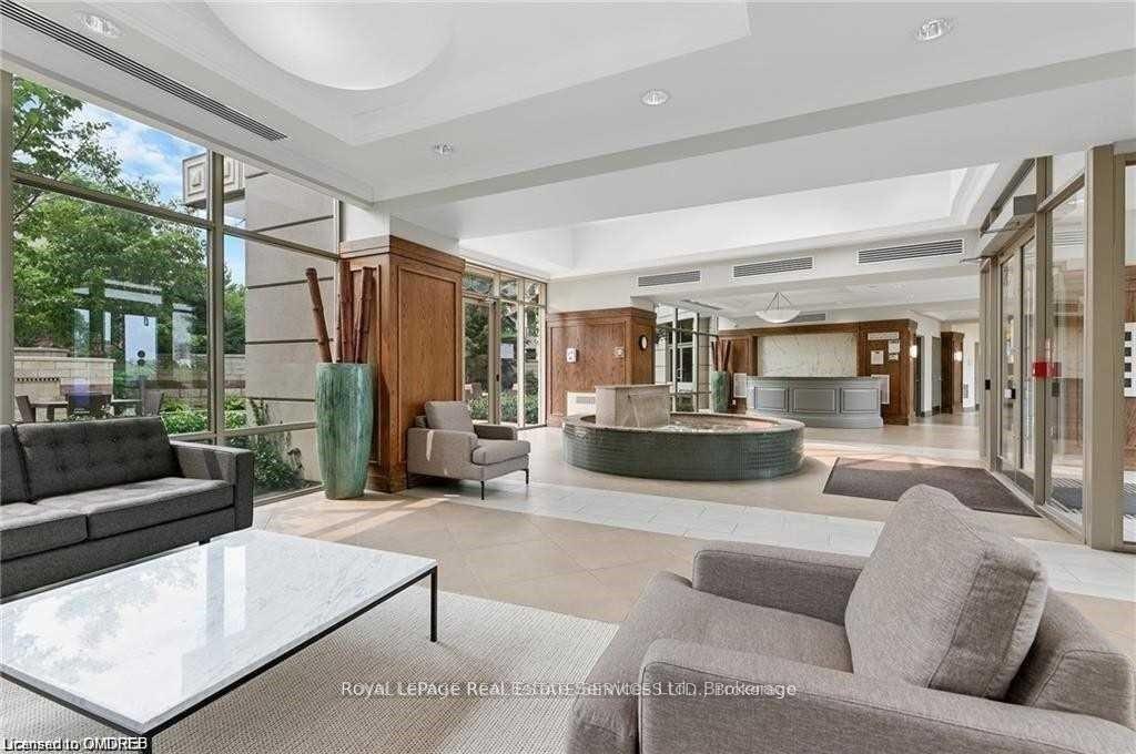 2 Bedrooms Condo at 2391 Central Park, Oakville For sale