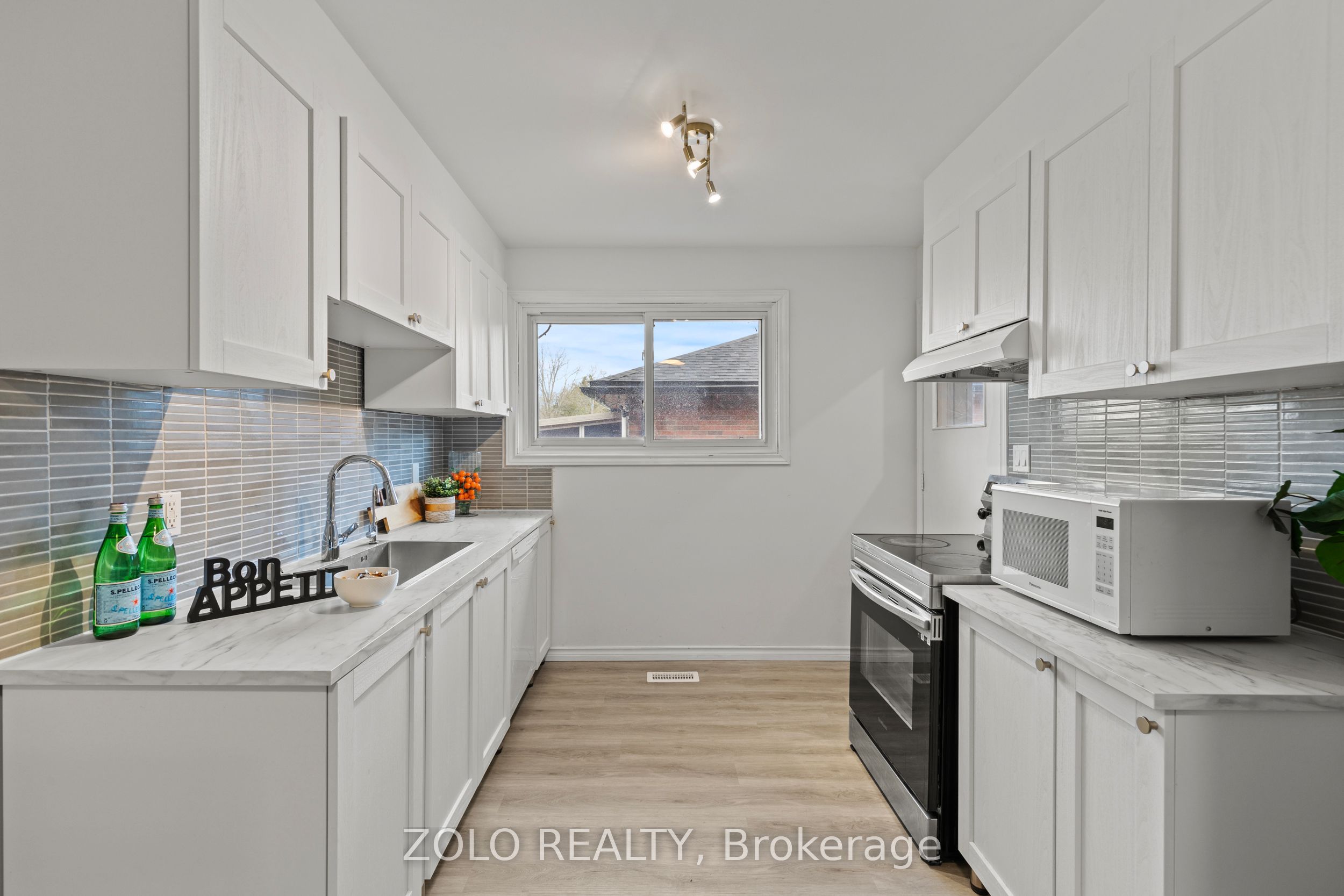 215 Mackenzie Crescent
