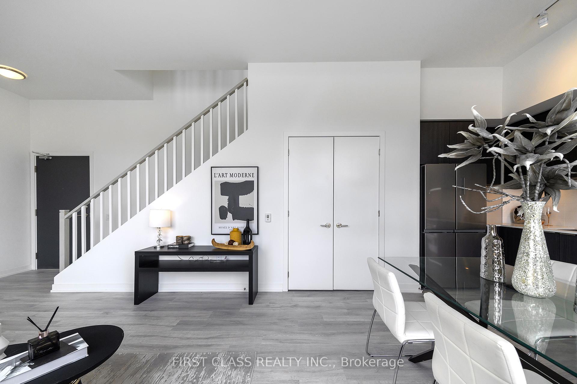 3 Bedrooms Condo at 8 Olympic Gdn, Toronto For sale