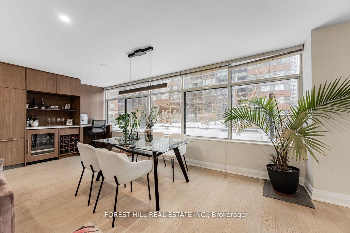 3 Bedrooms Condo at 900 Yonge, Toronto For sale