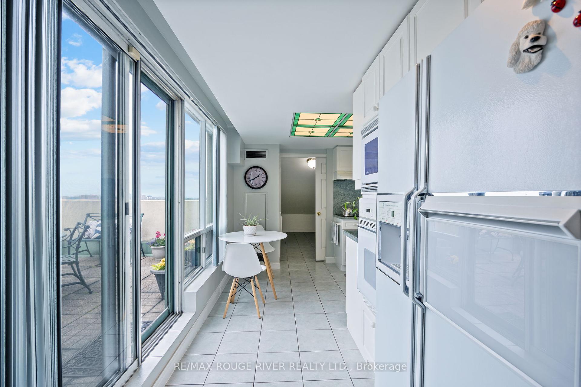 3 Bedrooms Condo at 101 Subway, Toronto For sale