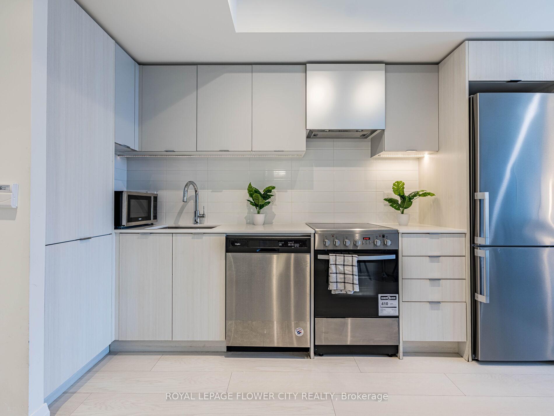1 Bedroom Condo at 30 Gibbs, Toronto For sale