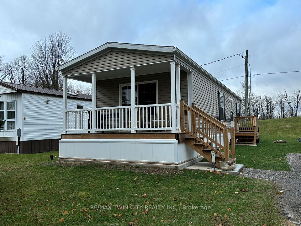 1085 10th Concession
