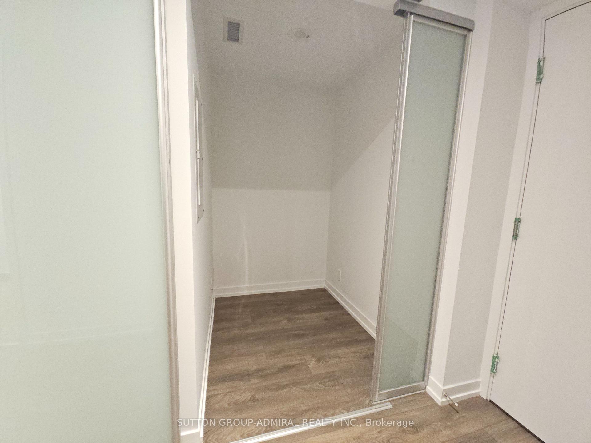 3 Bedrooms Condo at 950 Portage, Vaughan For sale